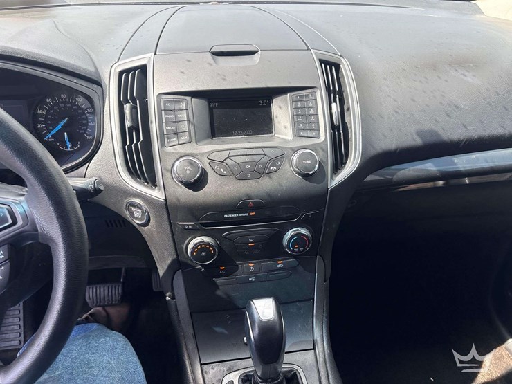 2018-ford-edge-image-15