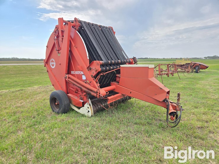 hesston-5800-image-3