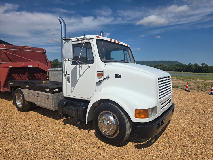 1997-international-4700-image-1