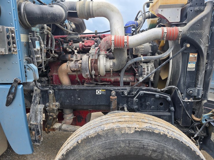 2011-peterbilt-388-image-51