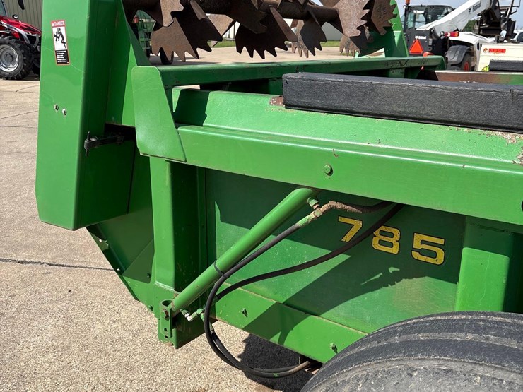 john-deere-785-image-11