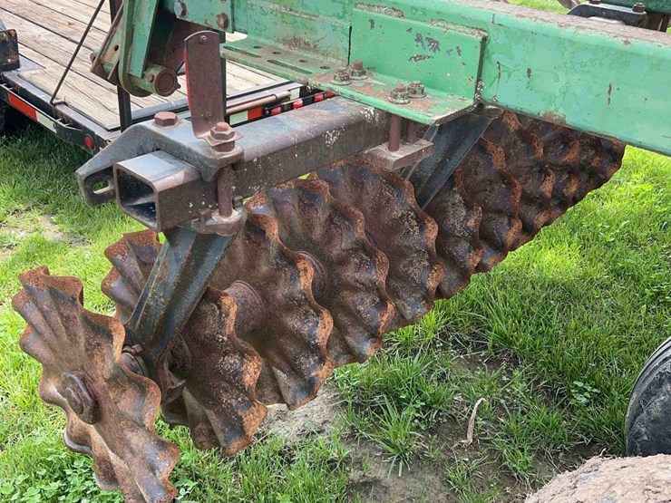john-deere-235-image-5