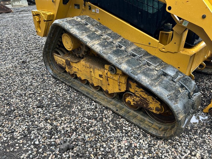 2023-caterpillar-279d3-image-12