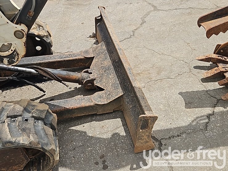 bobcat-325-image-14
