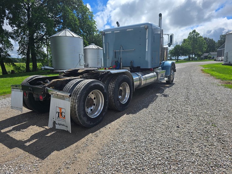 2013-peterbilt-388-image-20