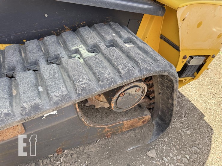 new-holland-c232-image-9