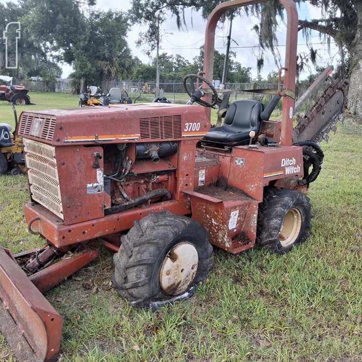 1997 DITCH WITCH 3700DD