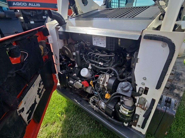 2020-bobcat-t595-image-10