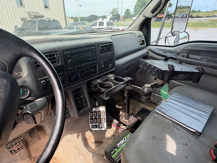 2008-ford-f750-image-22