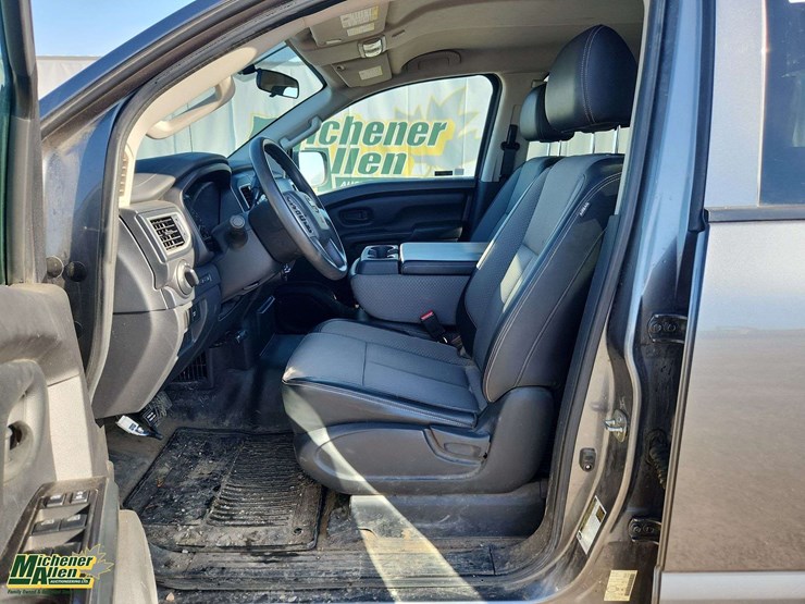 2017-nissan-titan-image-14
