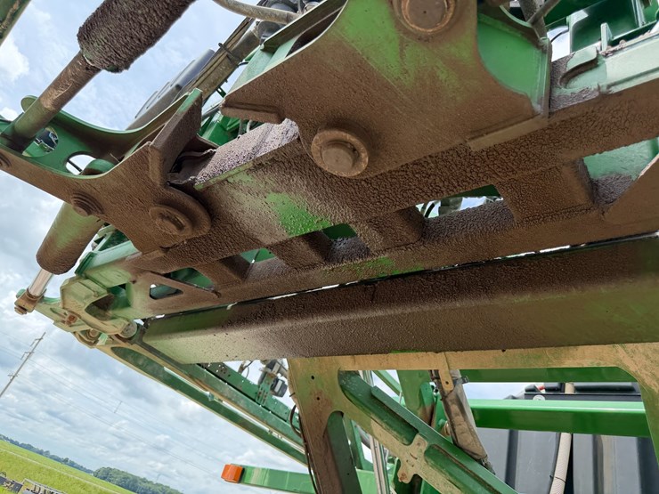 2016-john-deere-r4038-image-63