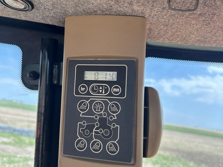 2005-agco-dt180a-image-58