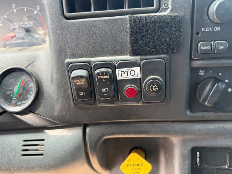 2008-ford-f750-image-27