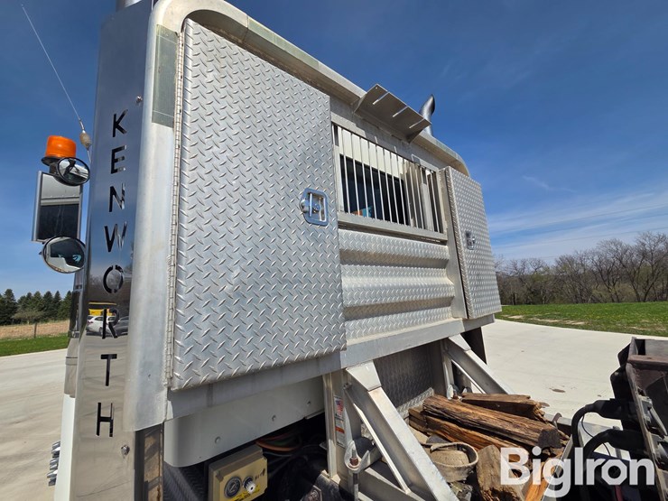 2007-kenworth-w900-image-19
