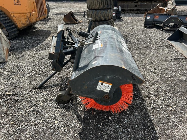 bobcat-72”-utv-angle-broom-image-4