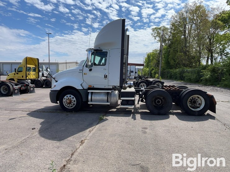 2013-international-prostar-image-8