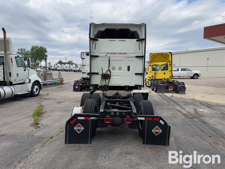2016-international-prostar-image-6