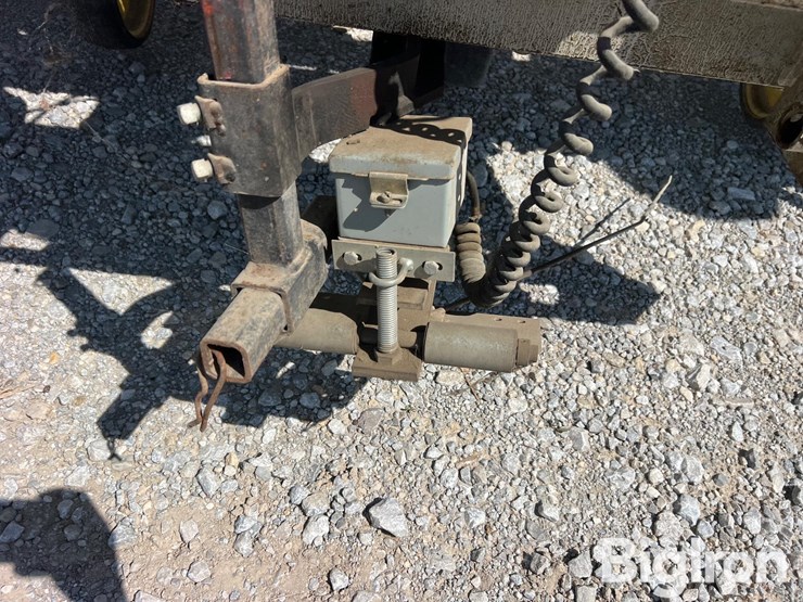 john-deere-845-image-19