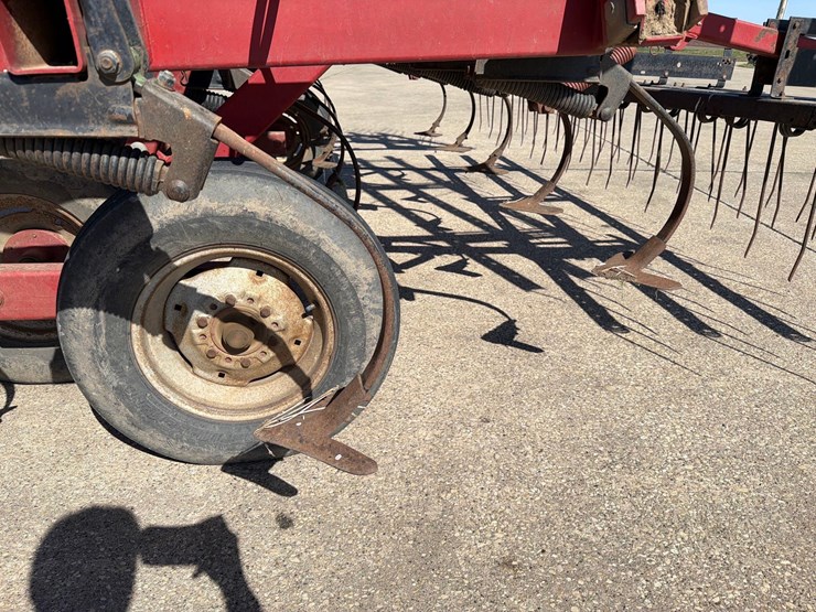 case-ih-4800-image-11