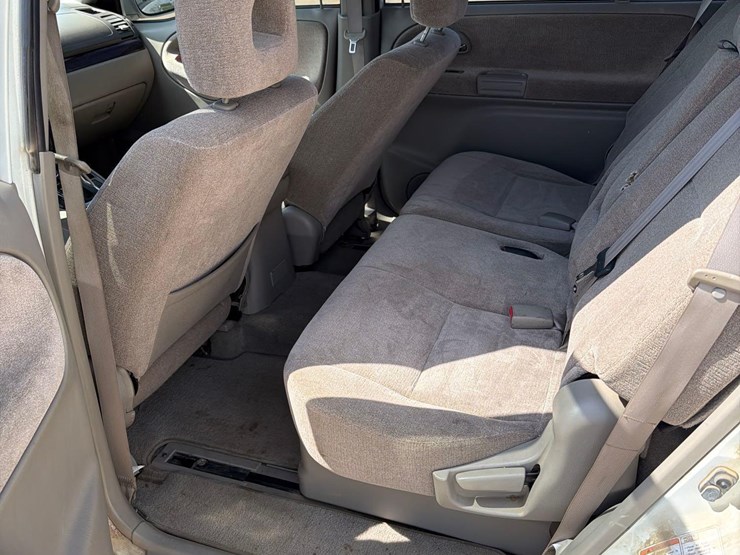 2004-suzuki-xl7-image-26