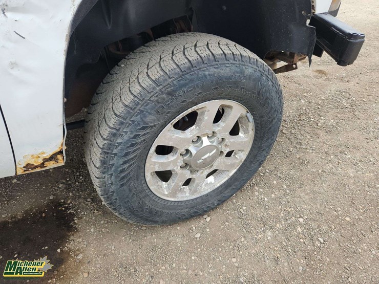 2012-chevrolet-silverado-3500hd-image-13
