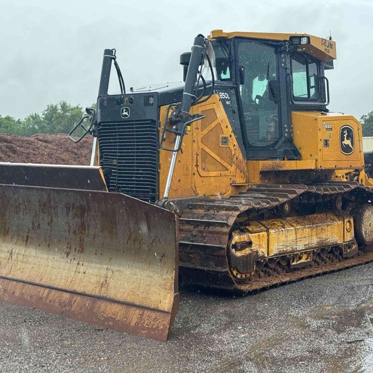 2021 DEERE 850L WLT