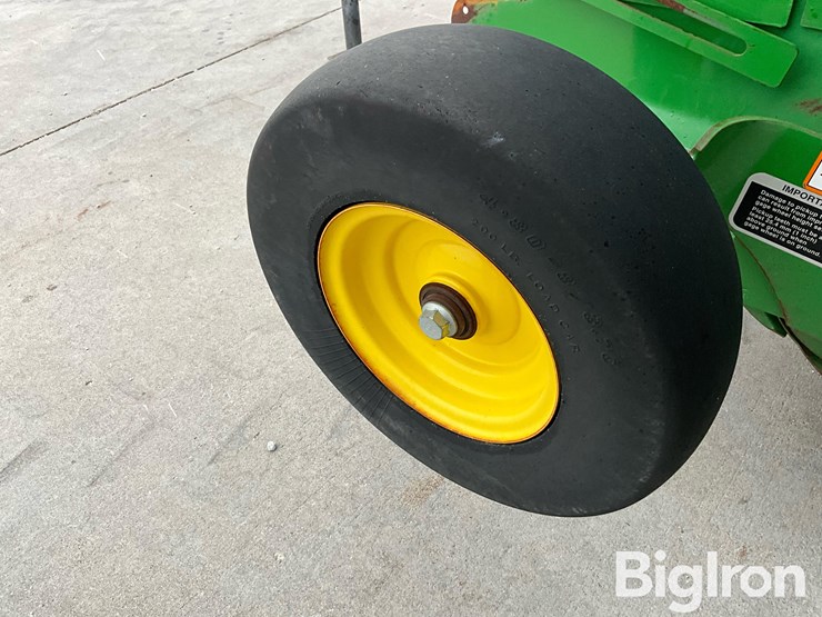 2022-john-deere-560m-image-19