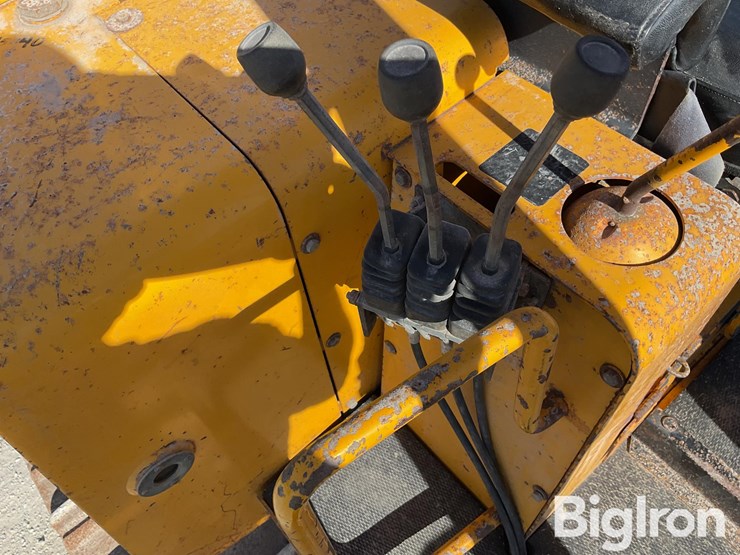 1990-deere-850b-image-12