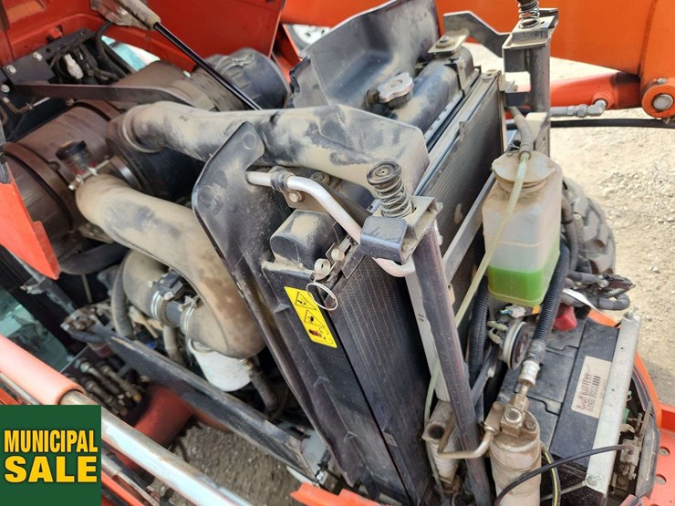 2015-kubota-l4760-image-10