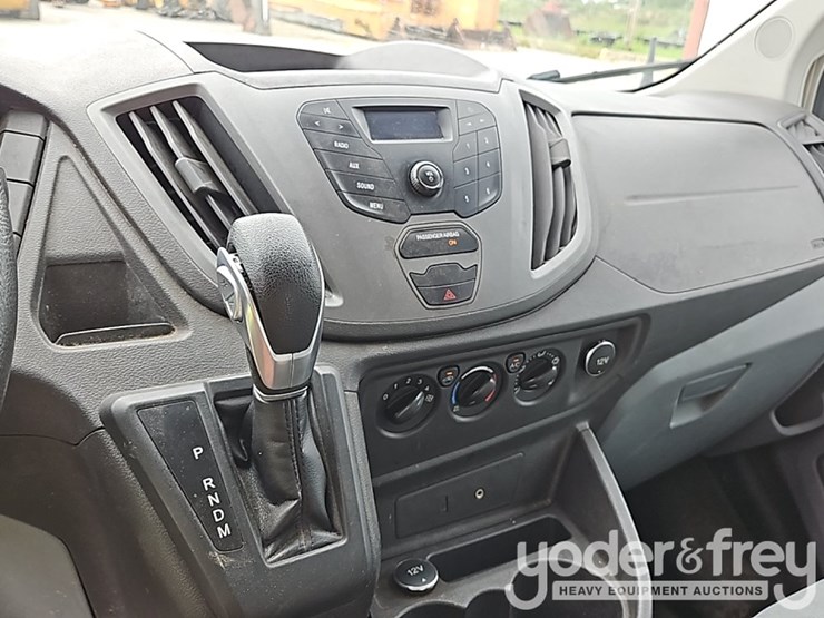 2015-ford-transit-image-33