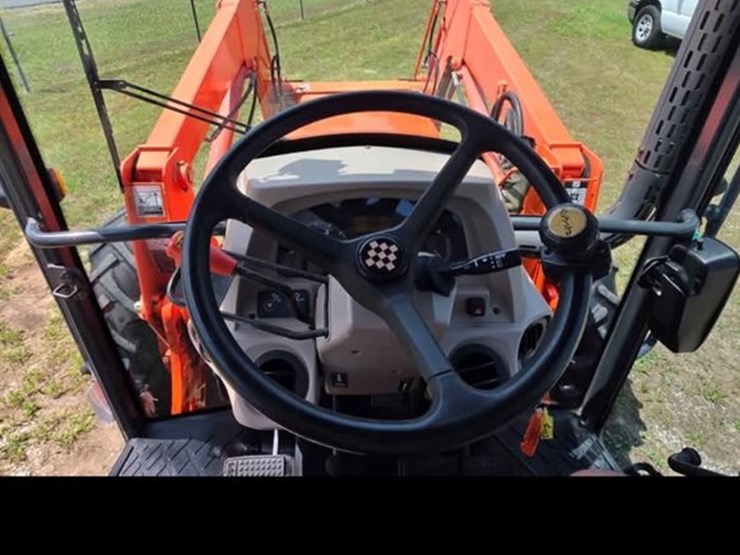 2007-kubota-m7040-image-8