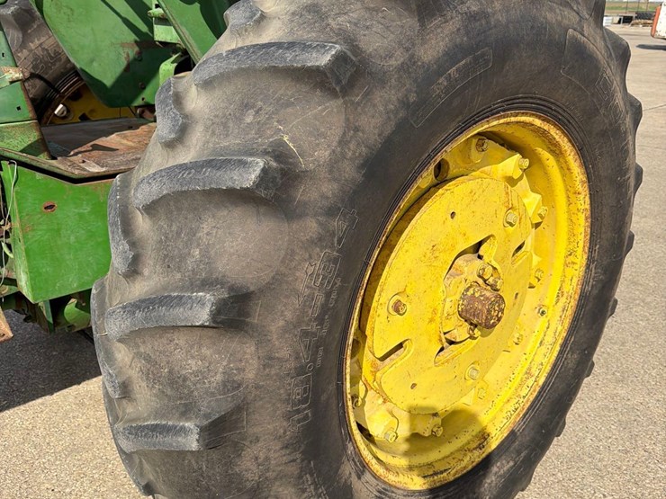 john-deere-4020-image-8