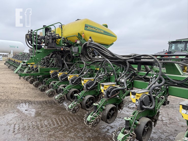 2023-john-deere-db90-image-5