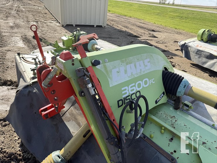 2015-claas-disco-3600fc-image-61