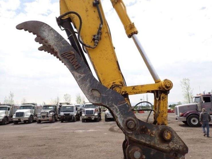 2022-komatsu-pc210-lc-11-image-30