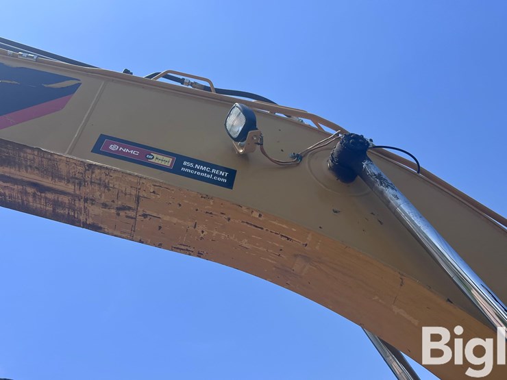 2013-caterpillar-320e-image-18