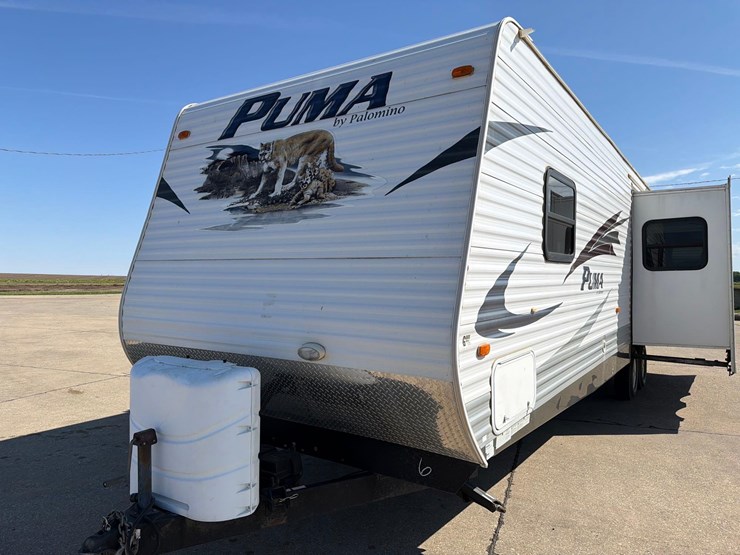 2011-puma-31ft-bumper-hitch-camper-image-15