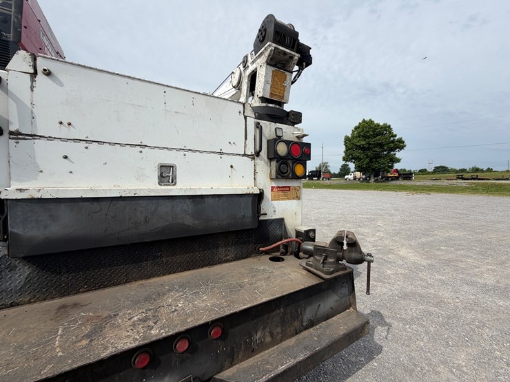 2008-ford-f750-image-14