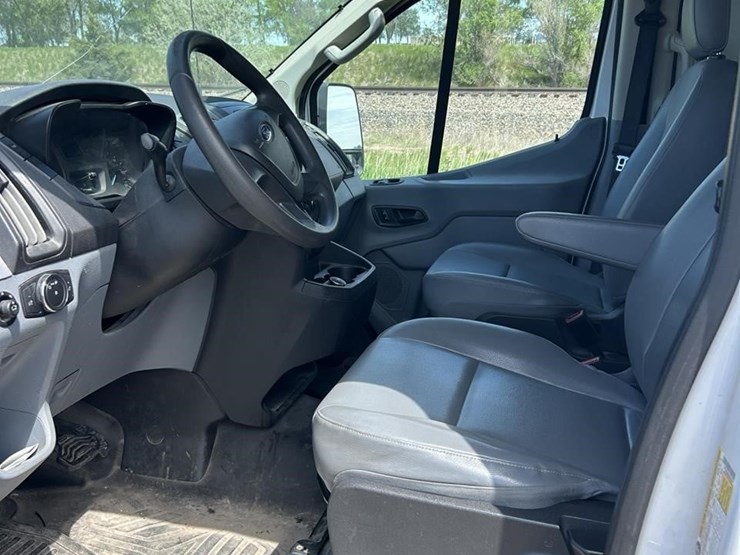 2018-ford-transit-image-12