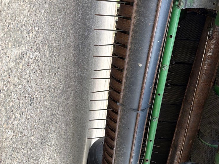john-deere-568-image-45