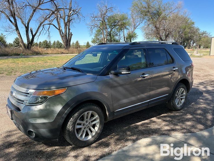 2014-ford-explorer-xlt-image-1