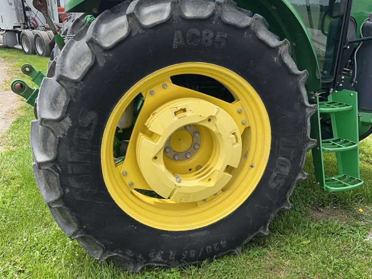 2015-john-deere-6120e-image-10