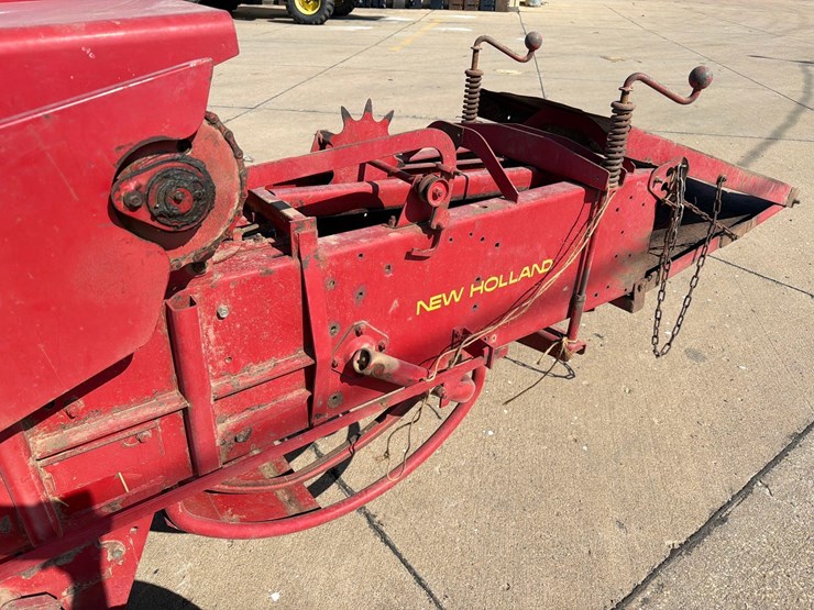 new-holland-275-image-9