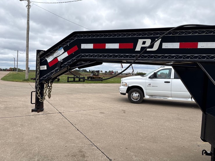 2010-97”-x-36’-pj-trailers-gooseneck-deck-over-trailer-image-22
