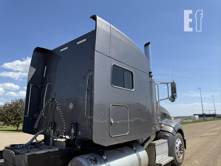 2009-peterbilt-386-image-33