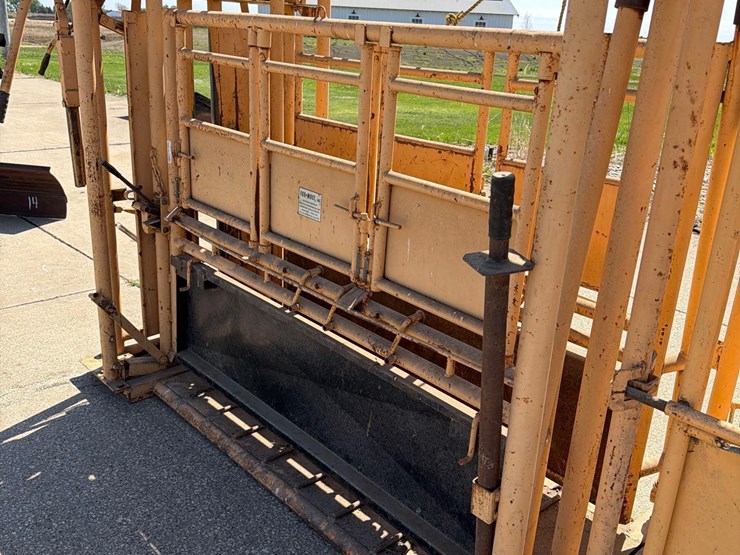 formost-6ft-long-working-chute-w/-palp-cage-image-9
