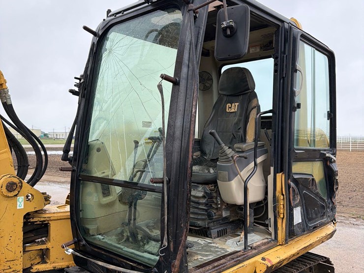caterpillar-307c-image-24