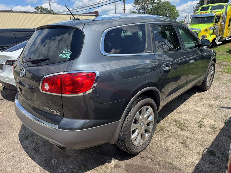 2011-buick-enclave-cxl-image-4