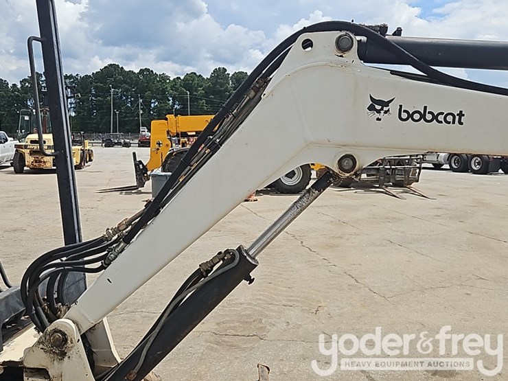 bobcat-325-image-23