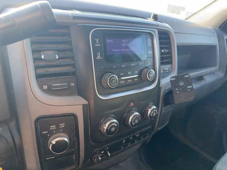 2014-dodge-3500-image-22